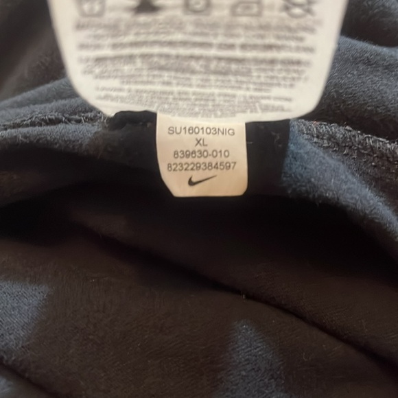 The Nike Tee by Nike Sportswear Athletic Cut Premium Finish - Picture 10 of 10